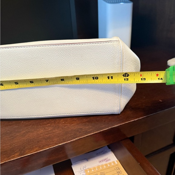 Next to new Kate Spade cream coloured handbag with red piping and gold hardware - Picture 8 of 8